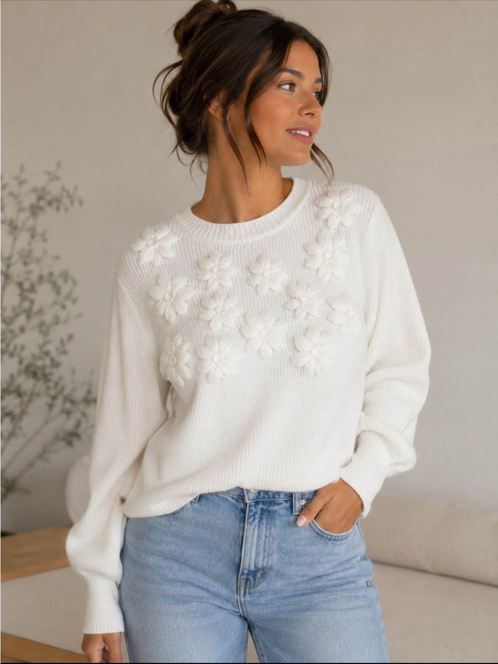 Liz Claiborne White Floral Appliqué Crewneck Sweater